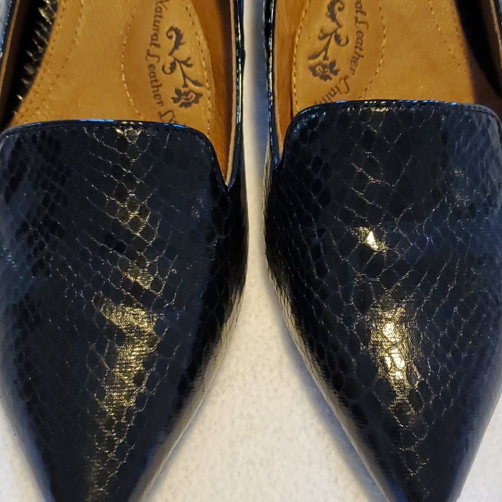 Shoes - Picture 4 of 4